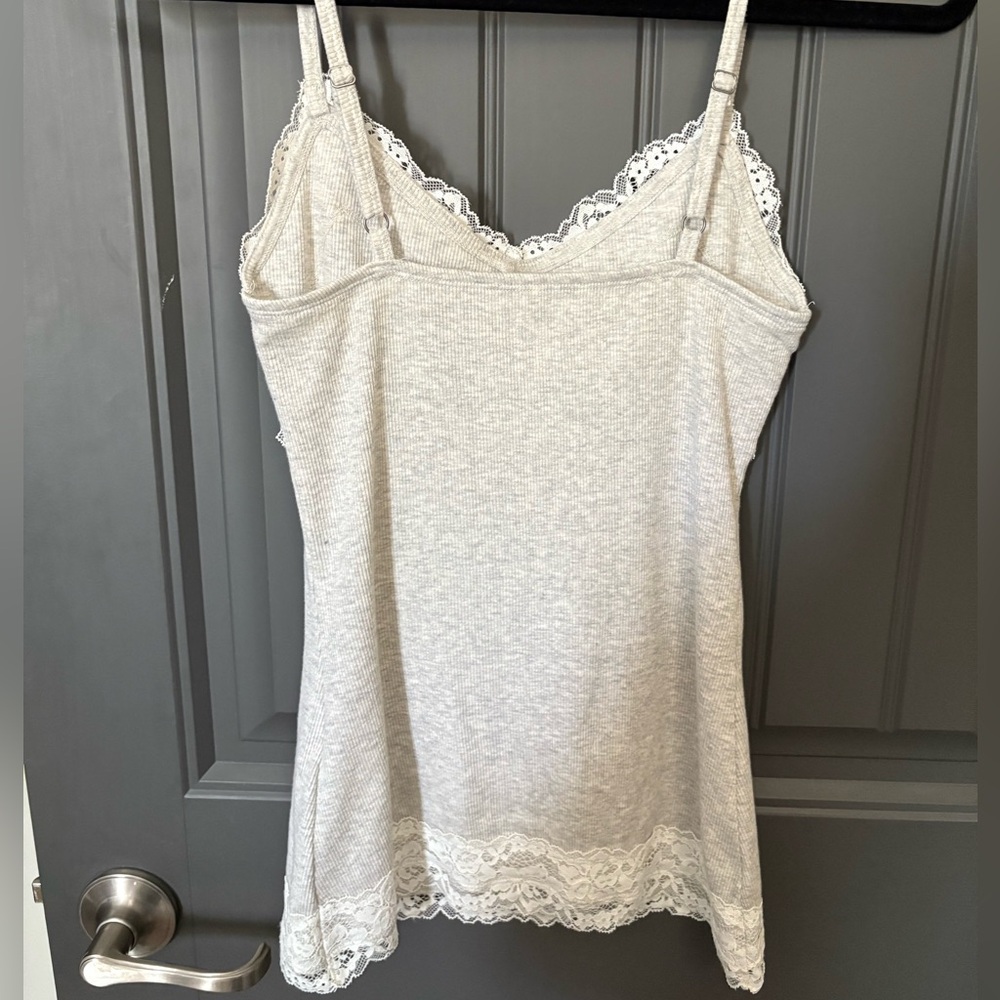 Hollister Gray Lace Trim Cami - Picture 3 of 6